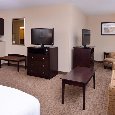 Holiday Inn Express & Suites Fairmont By Ihg Eksteriør bilde
