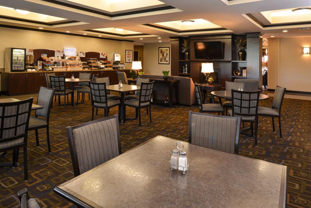 Holiday Inn Express & Suites Fairmont By Ihg Eksteriør bilde