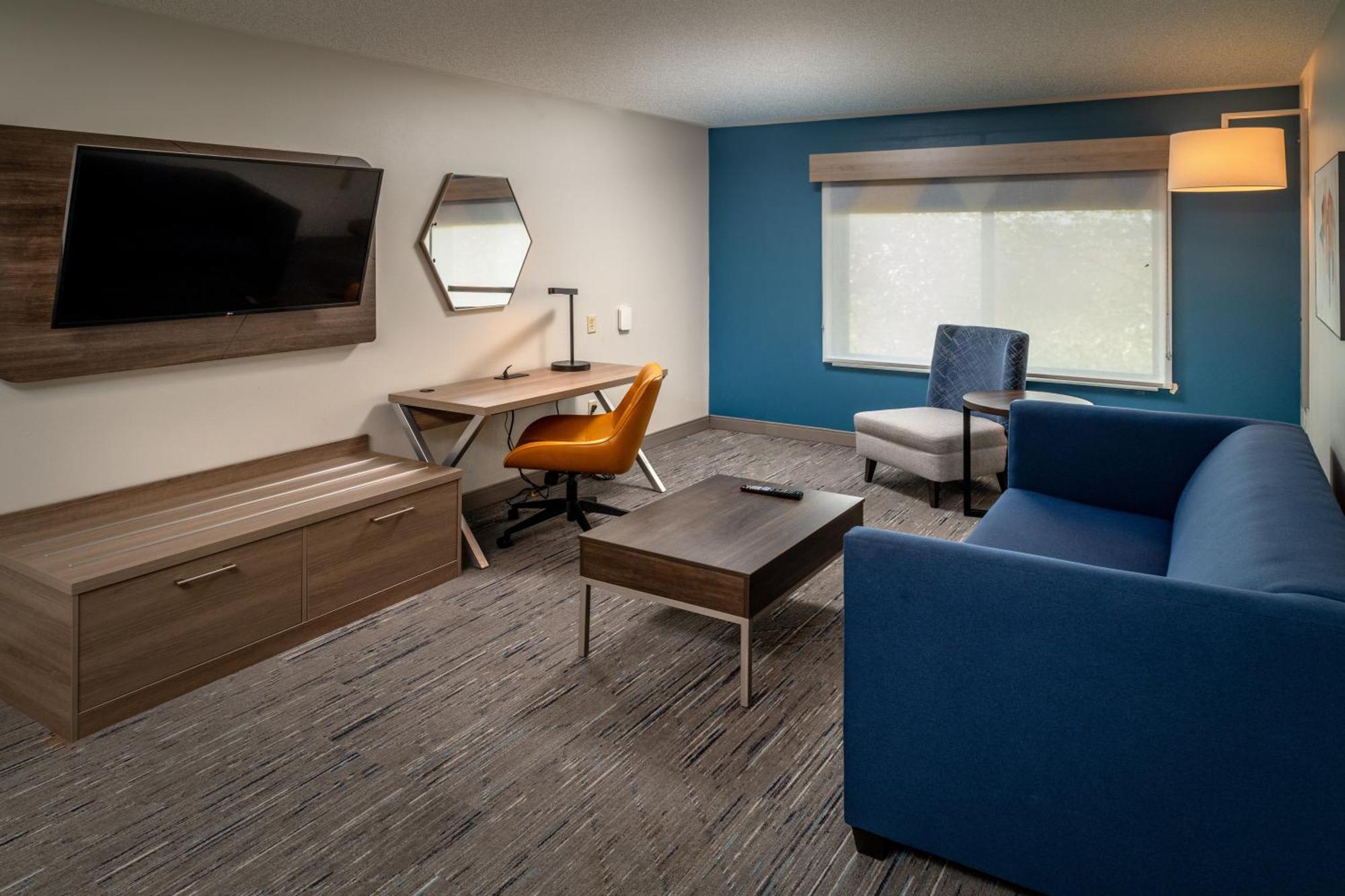 Holiday Inn Express & Suites Fairmont By Ihg Eksteriør bilde