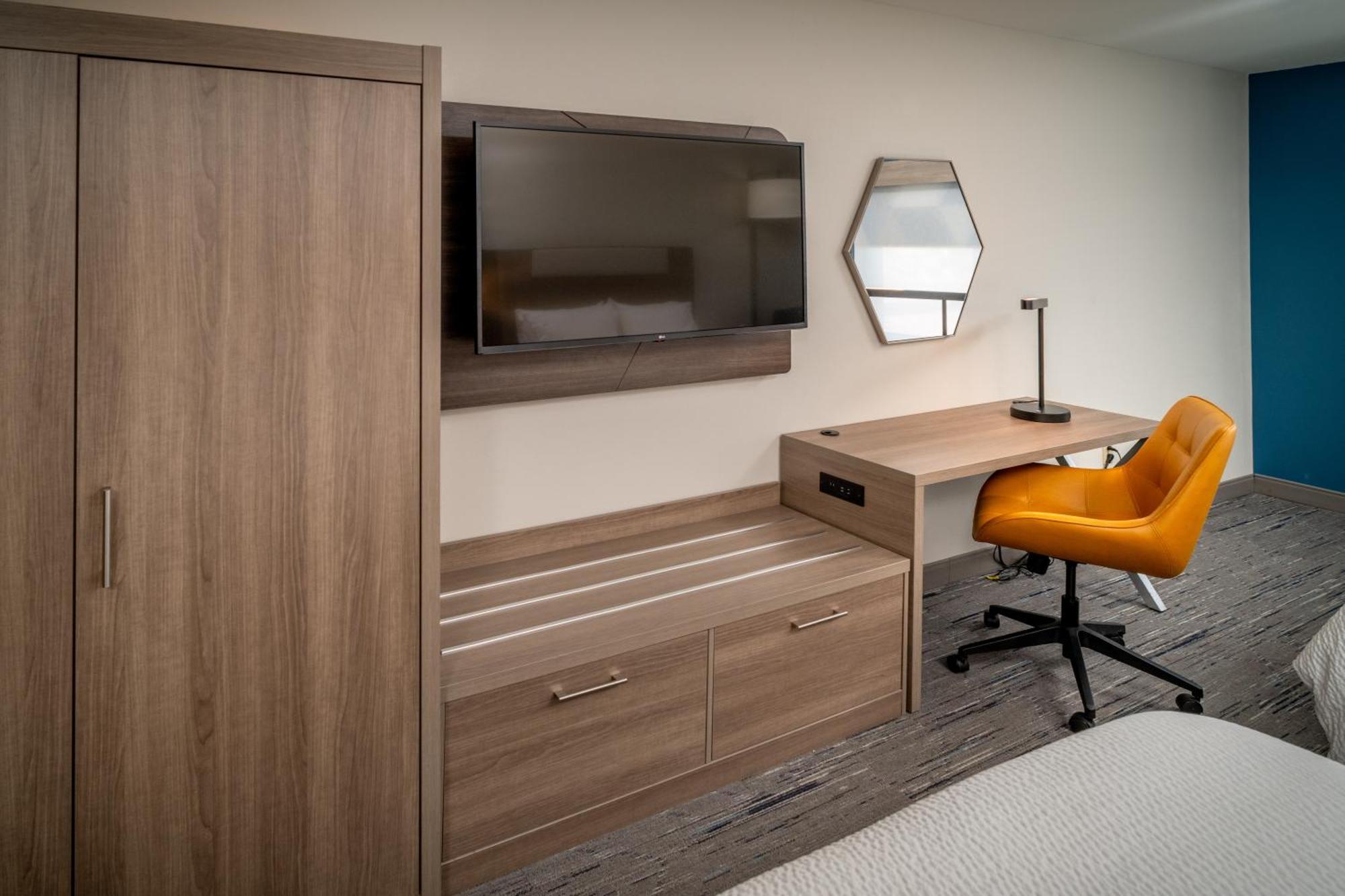 Holiday Inn Express & Suites Fairmont By Ihg Eksteriør bilde