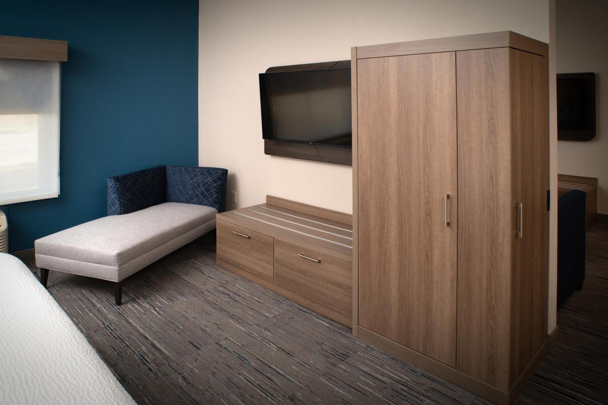 Holiday Inn Express & Suites Fairmont By Ihg Eksteriør bilde