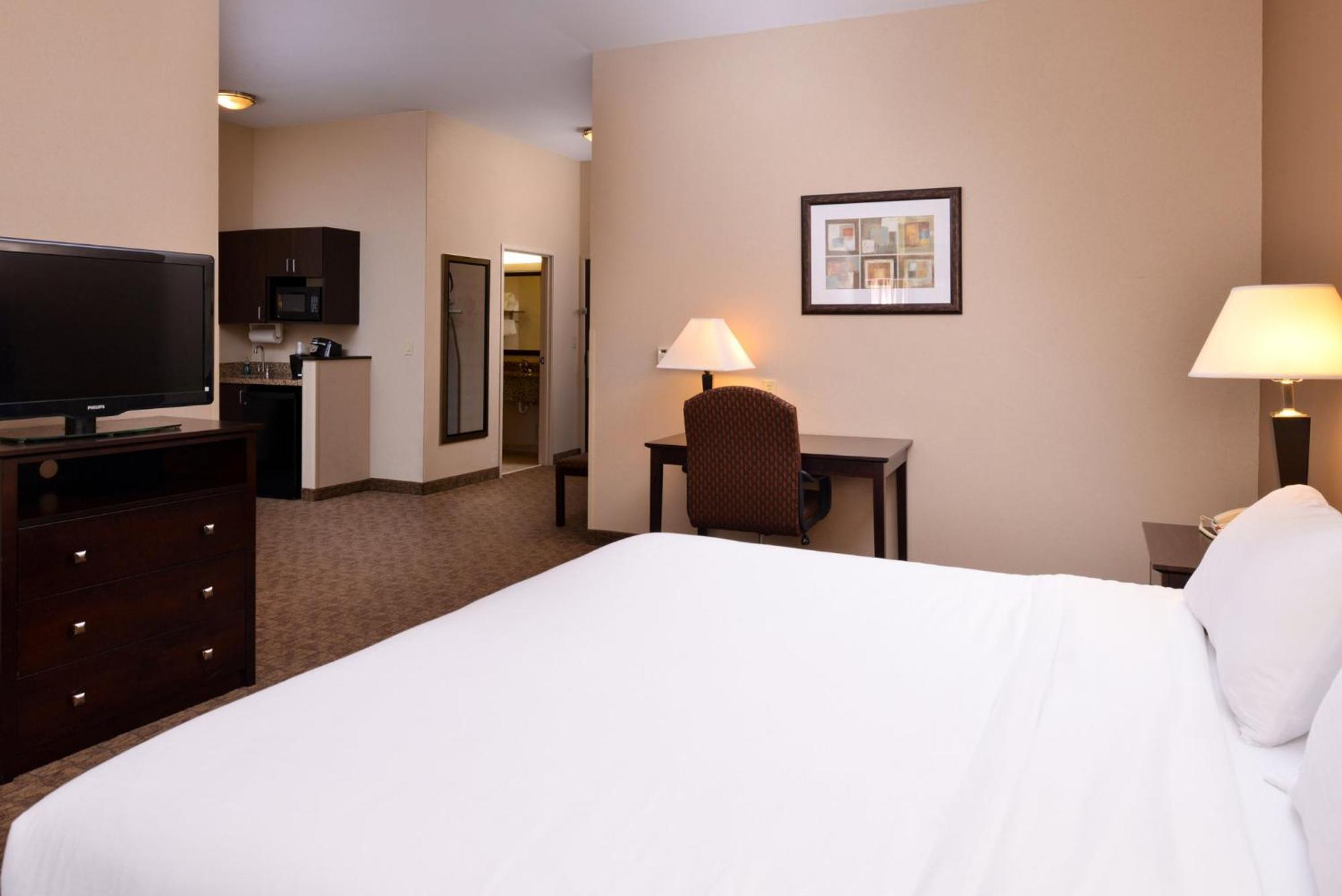 Holiday Inn Express & Suites Fairmont By Ihg Eksteriør bilde