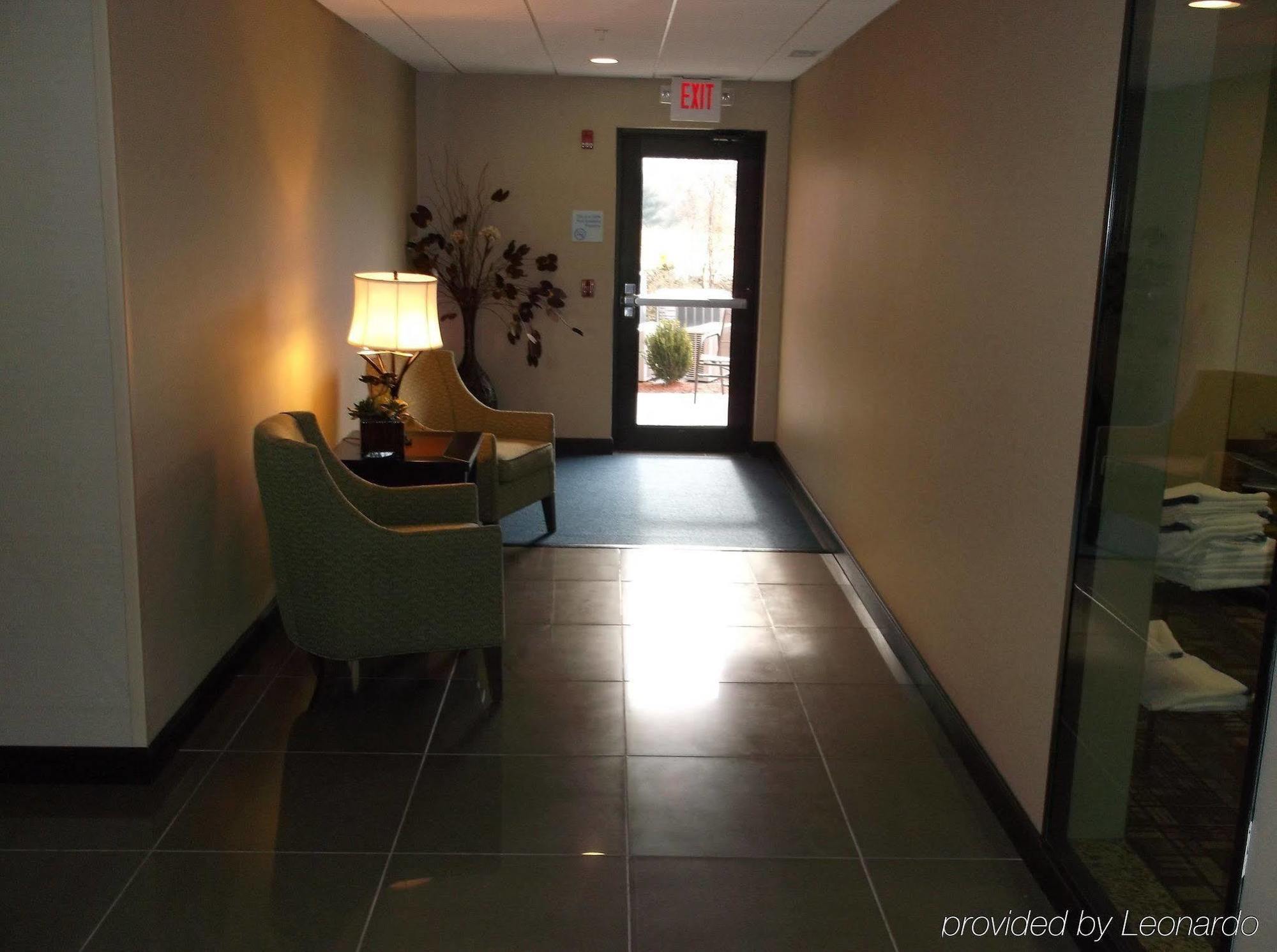 Holiday Inn Express & Suites Fairmont By Ihg Eksteriør bilde